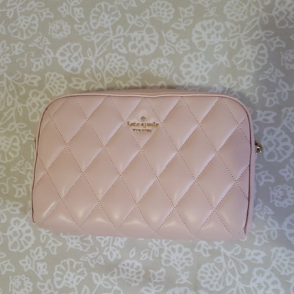 🩷 Kate Spade Carey Quilted Camera Bag 🩷